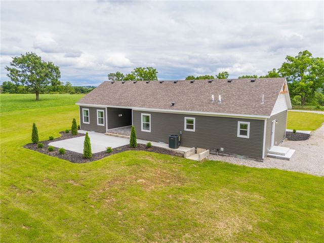 14322 Tharp Lane, Omaha, AR 72662