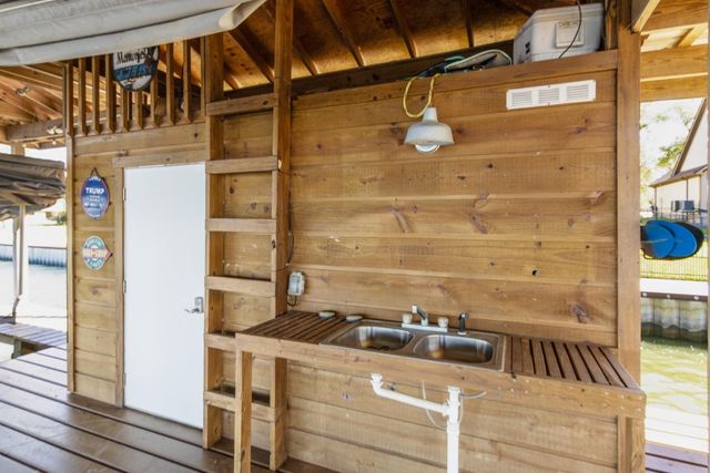 519 Mallard Point, Livingston, TX 77351