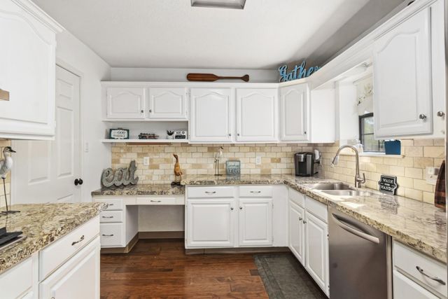 519 Mallard Point, Livingston, TX 77351