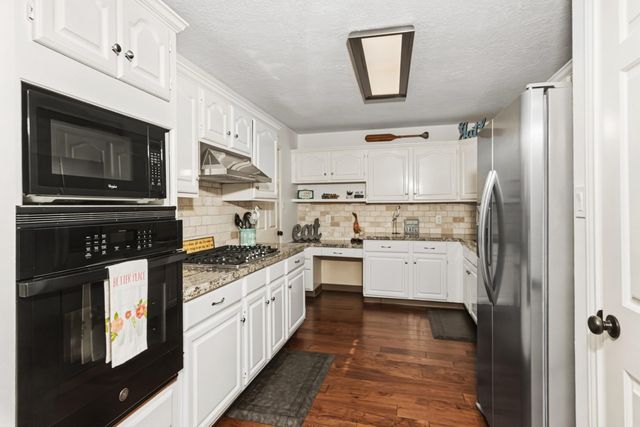 519 Mallard Point, Livingston, TX 77351