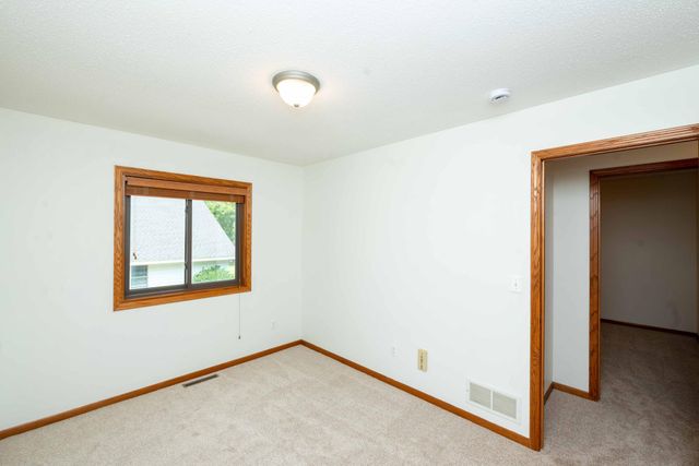 1449 Aretz Court, Victoria, MN 55386