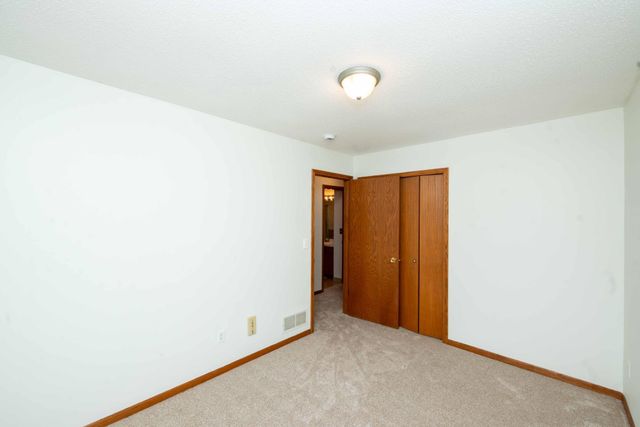 1449 Aretz Court, Victoria, MN 55386