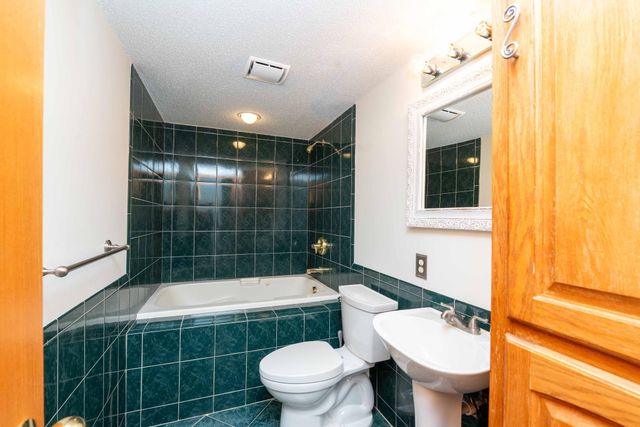 1449 Aretz Court, Victoria, MN 55386