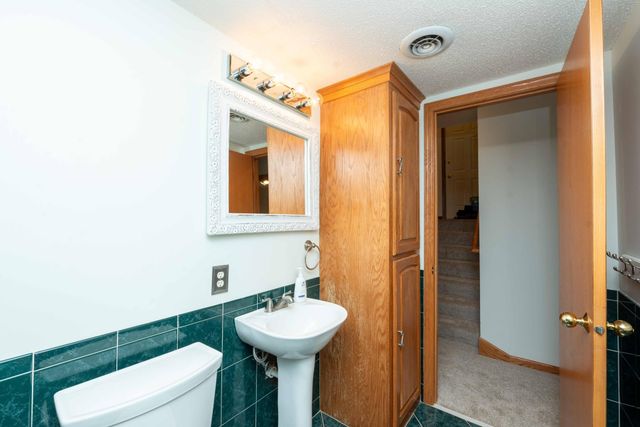 1449 Aretz Court, Victoria, MN 55386