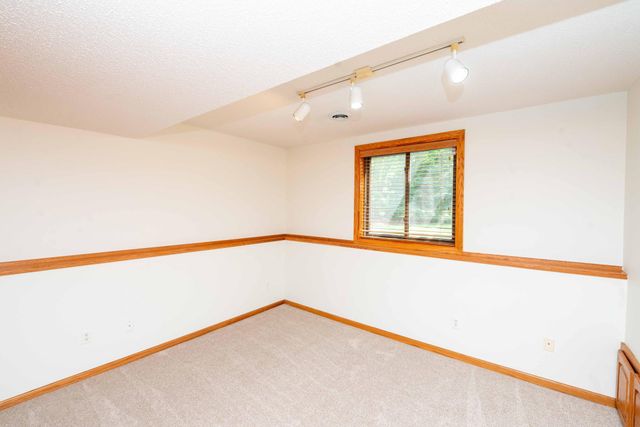 1449 Aretz Court, Victoria, MN 55386