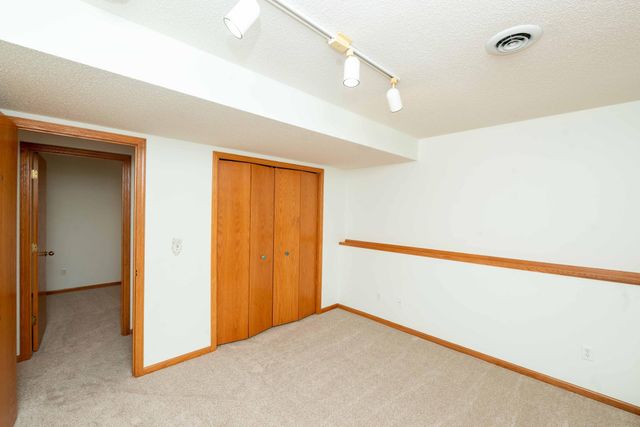 1449 Aretz Court, Victoria, MN 55386