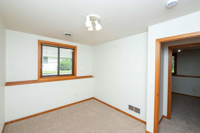1449 Aretz Court, Victoria, MN 55386