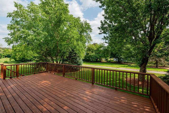 1449 Aretz Court, Victoria, MN 55386