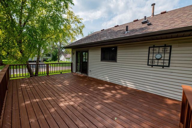 1449 Aretz Court, Victoria, MN 55386