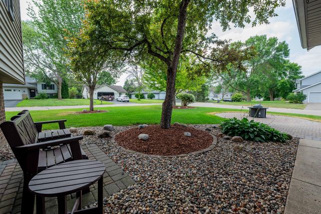 1449 Aretz Court, Victoria, MN 55386