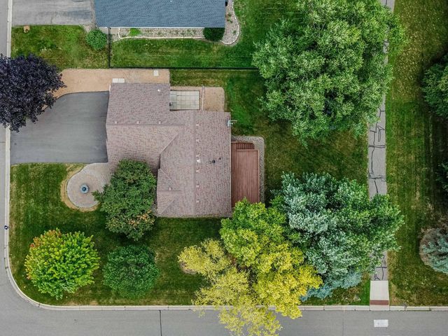 1449 Aretz Court, Victoria, MN 55386