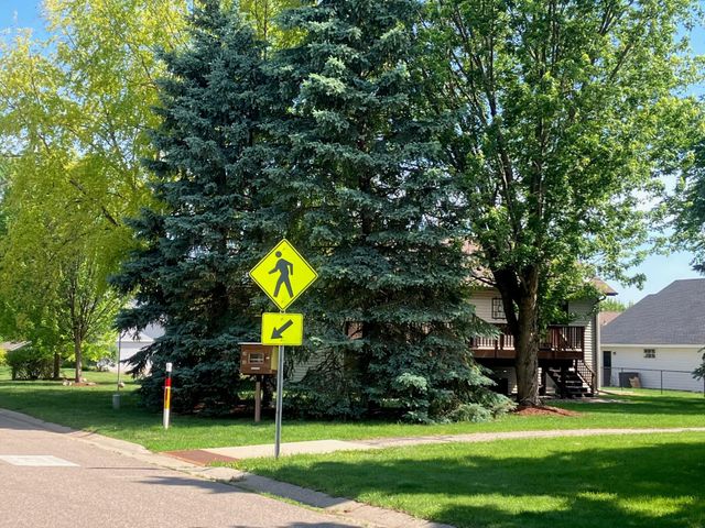 1449 Aretz Court, Victoria, MN 55386