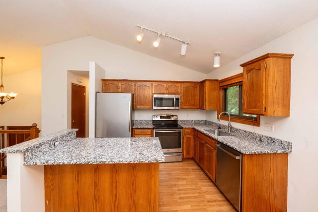 1449 Aretz Court, Victoria, MN 55386