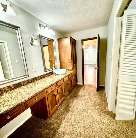 200 Greenwood Drive, Beaumont, TX 77705