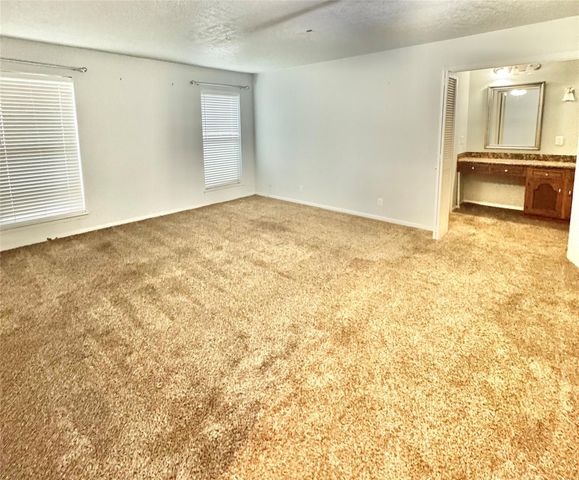 200 Greenwood Drive, Beaumont, TX 77705