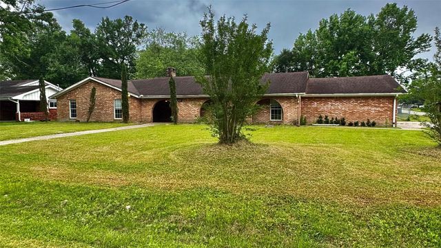 200 Greenwood Drive, Beaumont, TX 77705