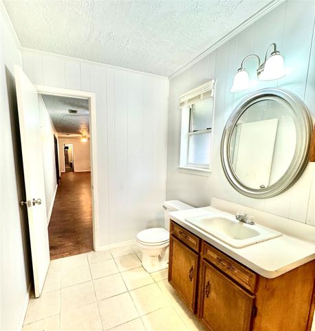 200 Greenwood Drive, Beaumont, TX 77705