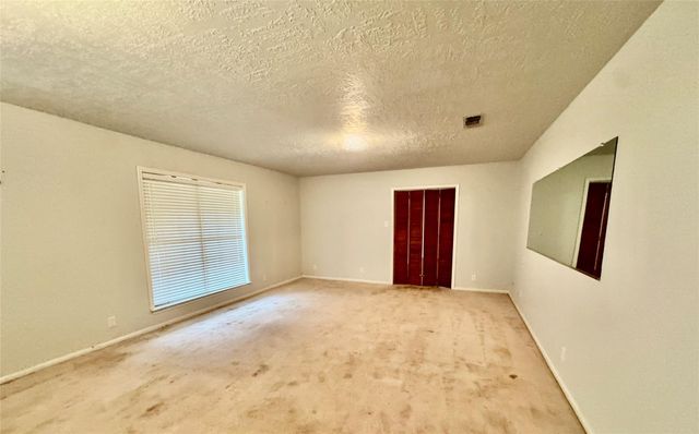 200 Greenwood Drive, Beaumont, TX 77705