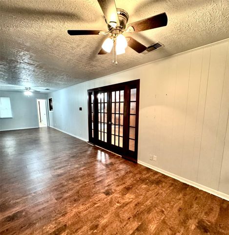 200 Greenwood Drive, Beaumont, TX 77705
