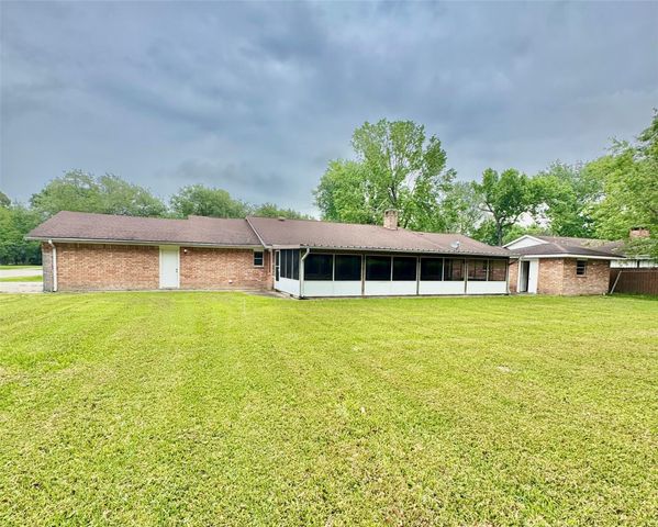200 Greenwood Drive, Beaumont, TX 77705
