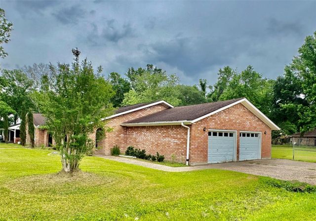 200 Greenwood Drive, Beaumont, TX 77705