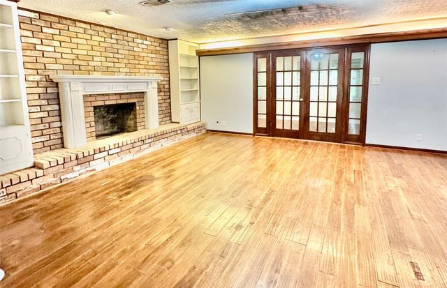200 Greenwood Drive, Beaumont, TX 77705