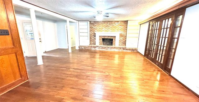 200 Greenwood Drive, Beaumont, TX 77705