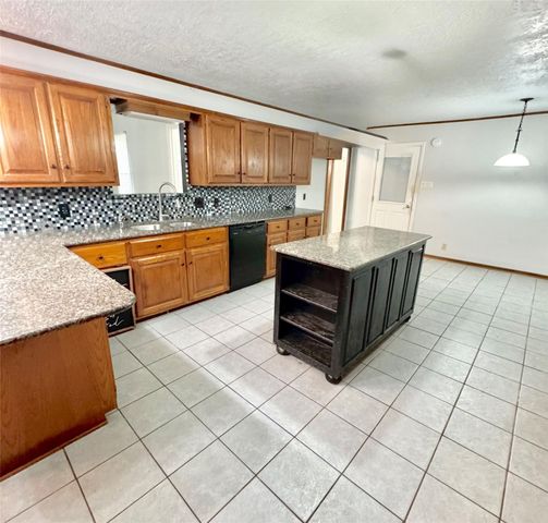 200 Greenwood Drive, Beaumont, TX 77705