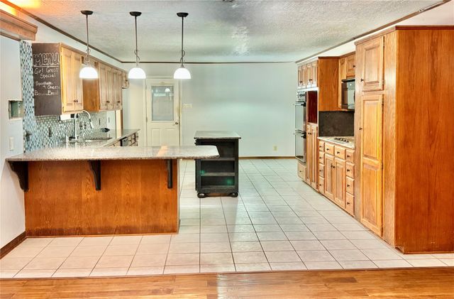 200 Greenwood Drive, Beaumont, TX 77705
