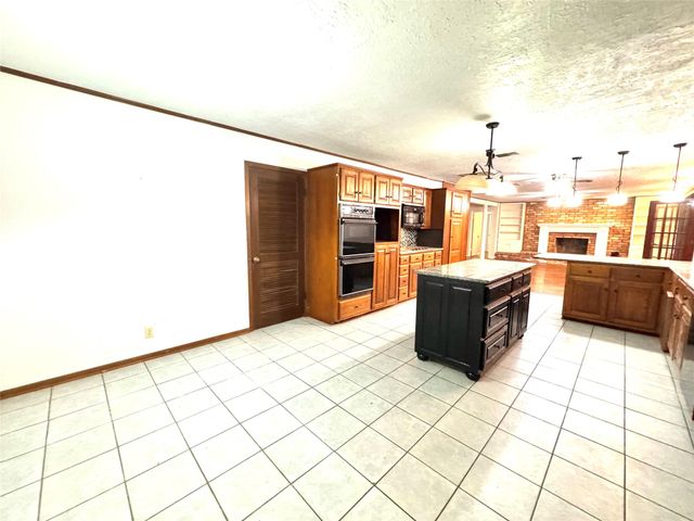 200 Greenwood Drive, Beaumont, TX 77705