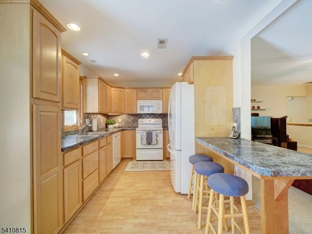 101 Idlewild Rd, Edison Twp., NJ 08817