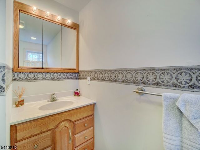 101 Idlewild Rd, Edison Twp., NJ 08817