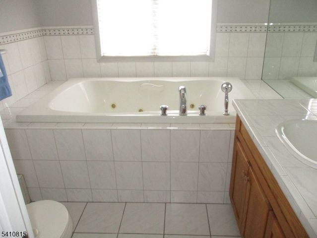 101 Idlewild Rd, Edison Twp., NJ 08817