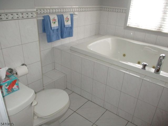 101 Idlewild Rd, Edison Twp., NJ 08817