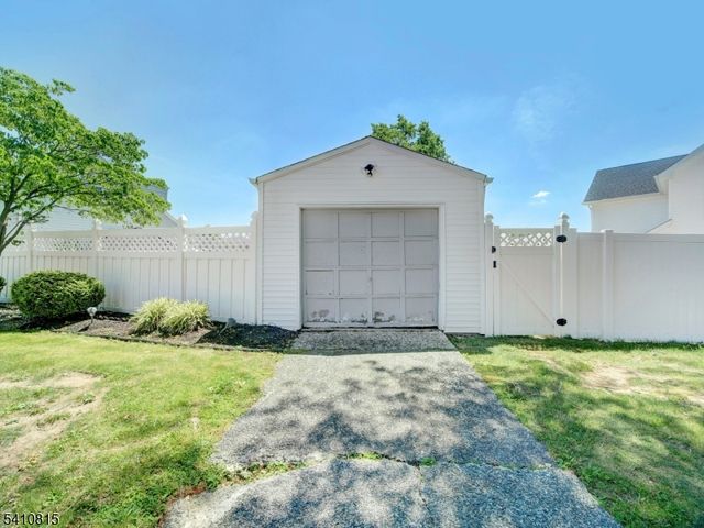 101 Idlewild Rd, Edison Twp., NJ 08817