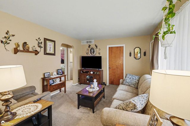 4136 Leith Street, Burton, MI 48509