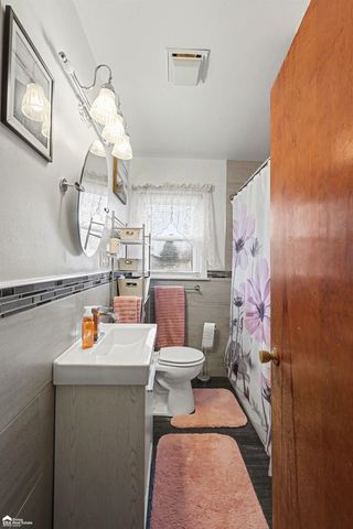 4136 Leith Street, Burton, MI 48509