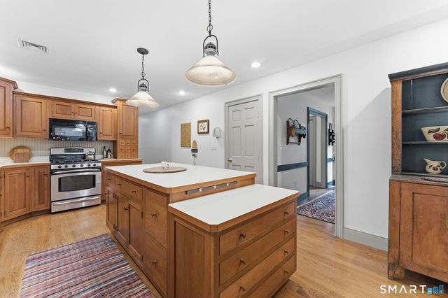 276 Stratton Brook Road, Simsbury, CT 06092