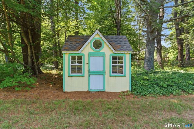276 Stratton Brook Road, Simsbury, CT 06092