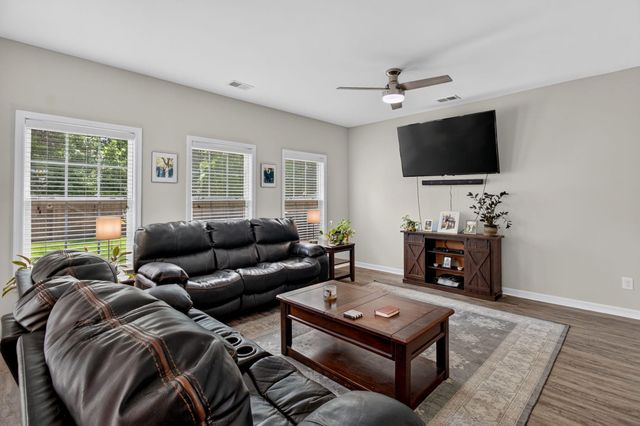 8650 Sentry Circle, North Charleston, SC 29420