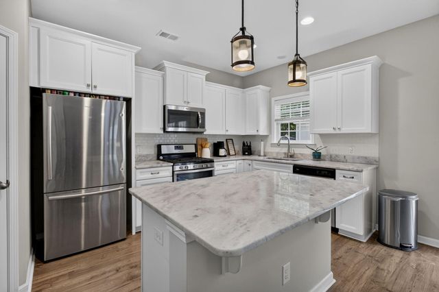 8650 Sentry Circle, North Charleston, SC 29420