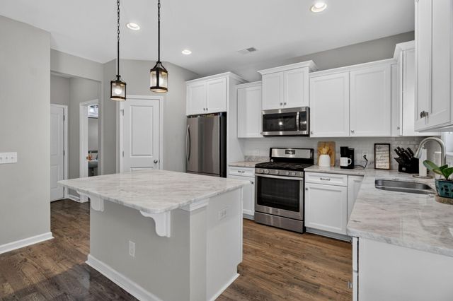 8650 Sentry Circle, North Charleston, SC 29420