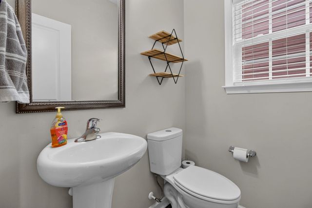 8650 Sentry Circle, North Charleston, SC 29420
