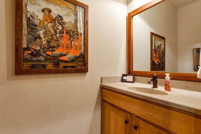 7412 Calming CT, Jonestown, TX 78645