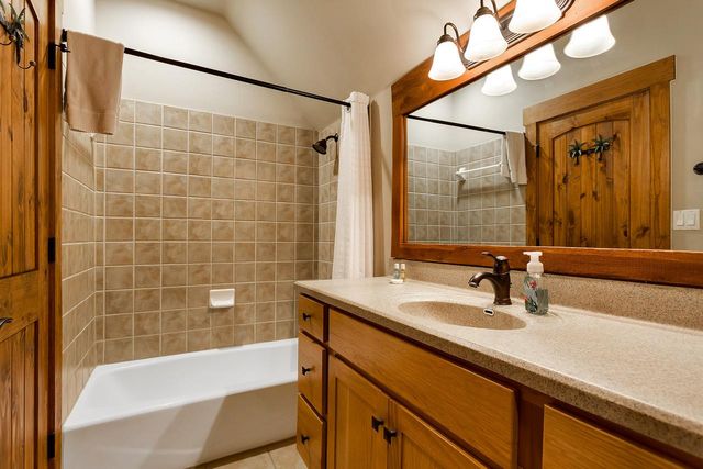 7412 Calming CT, Jonestown, TX 78645
