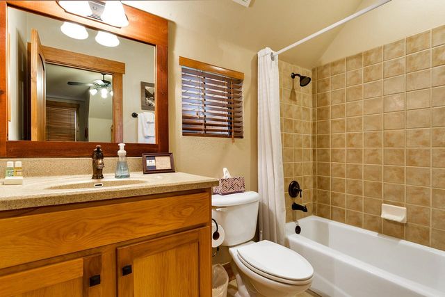 7412 Calming CT, Jonestown, TX 78645