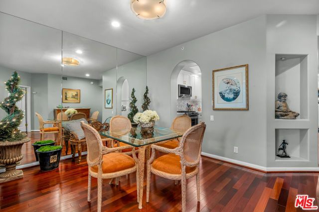 11740 W Sunset Boulevard 22, Los Angeles, CA 90049