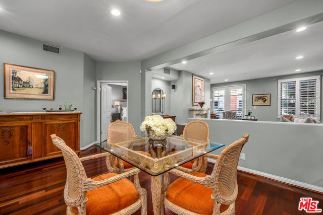 11740 W Sunset Boulevard 22, Los Angeles, CA 90049