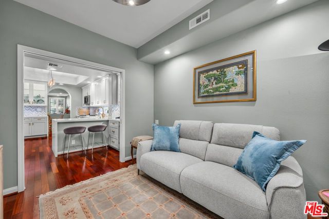 11740 W Sunset Boulevard 22, Los Angeles, CA 90049