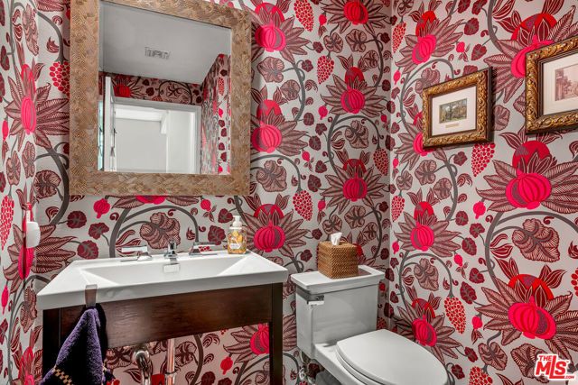 11740 W Sunset Boulevard 22, Los Angeles, CA 90049